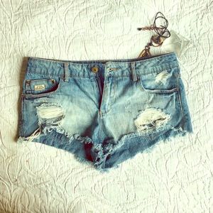 Low rise hipster distressed shorts
